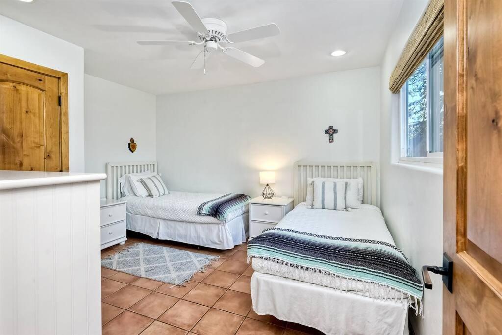 Great Group Retreat! Hacienda Decor, Spacious Floor Plan, Private Backyard 칼스배드 외부 사진