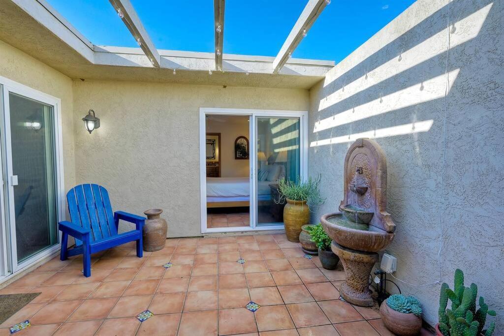 Great Group Retreat! Hacienda Decor, Spacious Floor Plan, Private Backyard 칼스배드 외부 사진