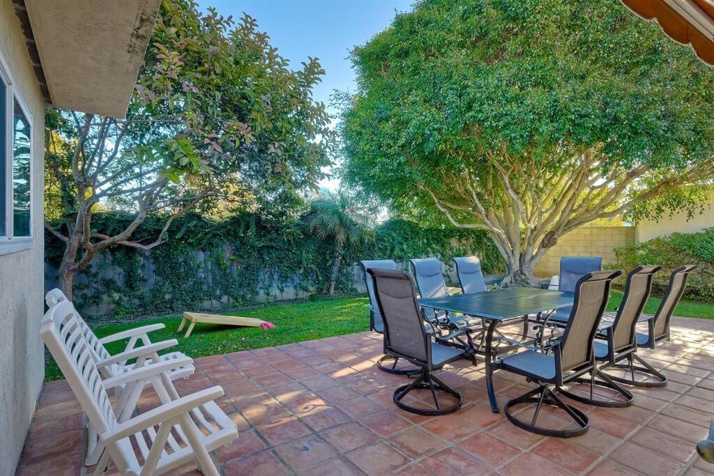 Great Group Retreat! Hacienda Decor, Spacious Floor Plan, Private Backyard 칼스배드 외부 사진